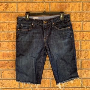Gap shorts size 28 or 6 ladies
